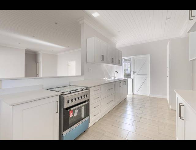 3 BEDROOM TOWNHOUSE FOR SALE IN GREENDALE